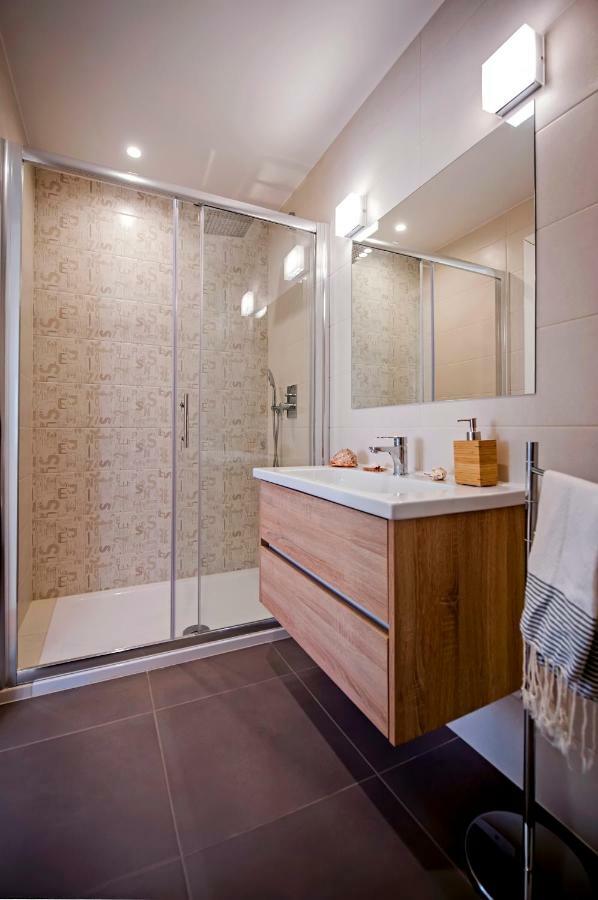 Casa Sbisa' Apartment Ровин Екстериор снимка