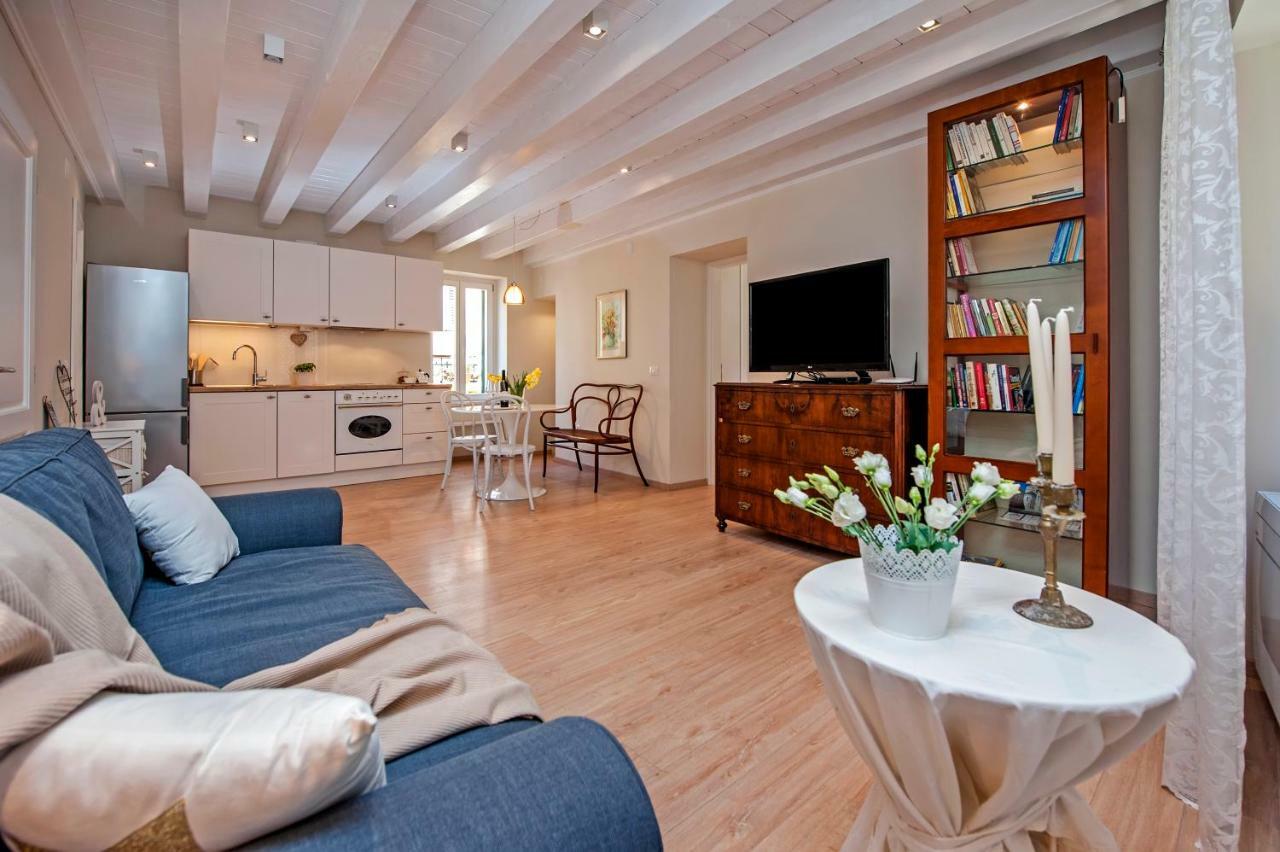 Casa Sbisa' Apartment Ровин Екстериор снимка
