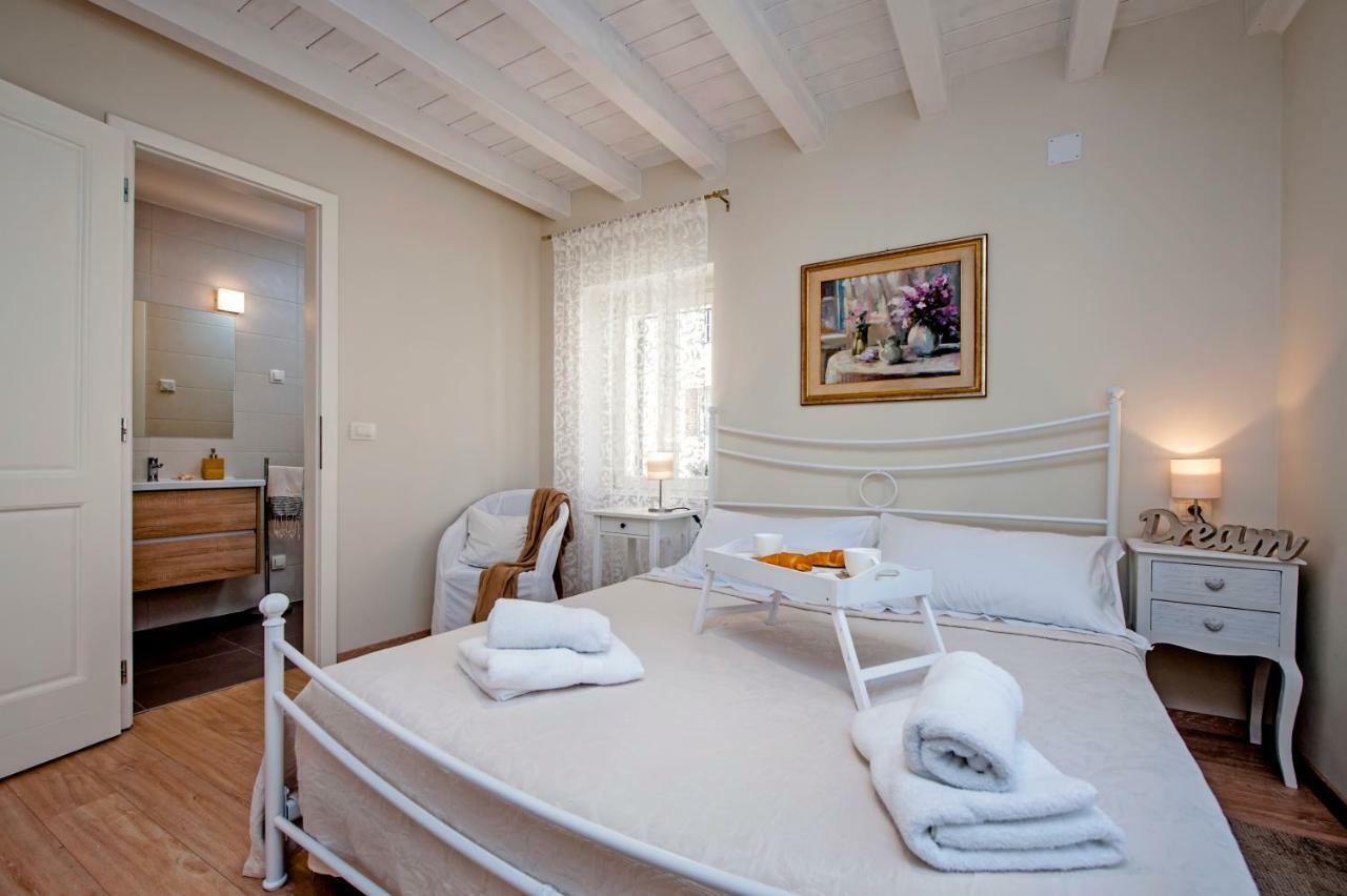 Casa Sbisa' Apartment Ровин Екстериор снимка